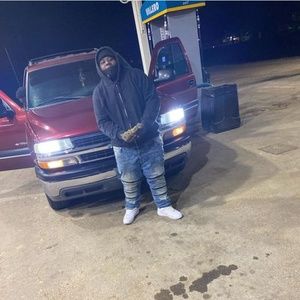 Meet your Posher, Levi